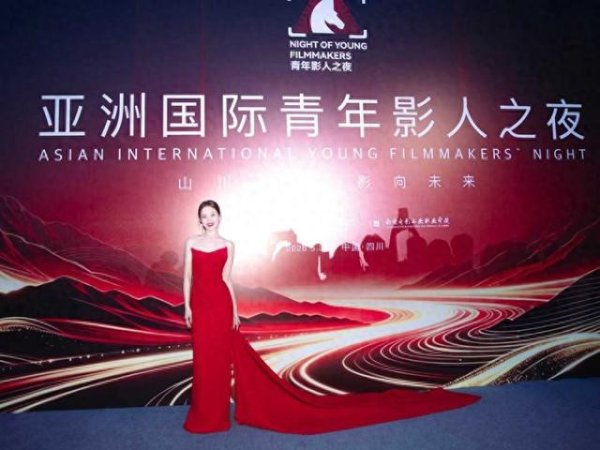 kaiyun(中国)2026世界杯官方网站 孙嘉璐出席亚洲国外后生影东说念主之夜 获最好女副角奖
