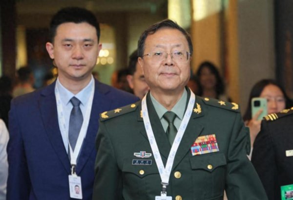 kaiyun开云中国2026世界杯官网入口 2026香会名局势频发, 40多国离场, 菲防长好笑言论引热议